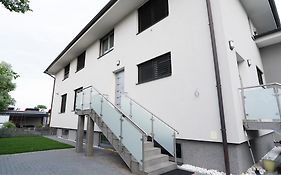 The Dante Villa Apartments